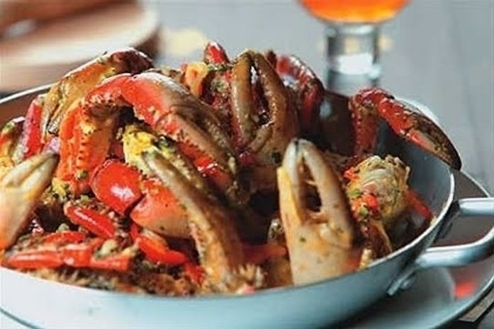 Restaurante Dragão (gigantescas patolas de caranguejo)