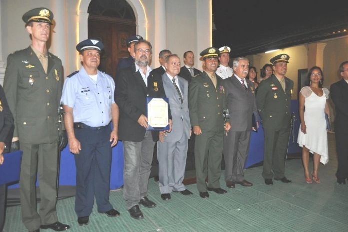 Prefeito de Boca da Mata é homenageado pelo Exército Brasileiro