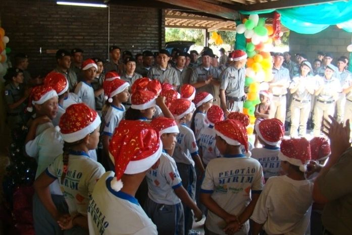 PM promove festa de Natal para crianças em Arapiraca