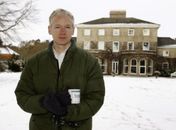 Assange condena 'campanha de difamação' e teme Justiça dos EUA