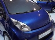 Paris lançará carros elétricos de aluguel para combater poluição