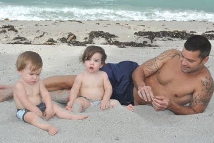 Rick Martin espera liberação de "casamento gay" para se casar