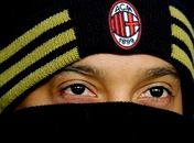 Fla volta à carga para ter Ronaldinho e Traffic ajuda