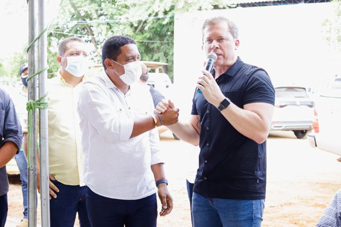 Júlio Cezar e Marx Beltrão inauguram Galpão das Fateiras no Matadouro Municipal de Palmeira