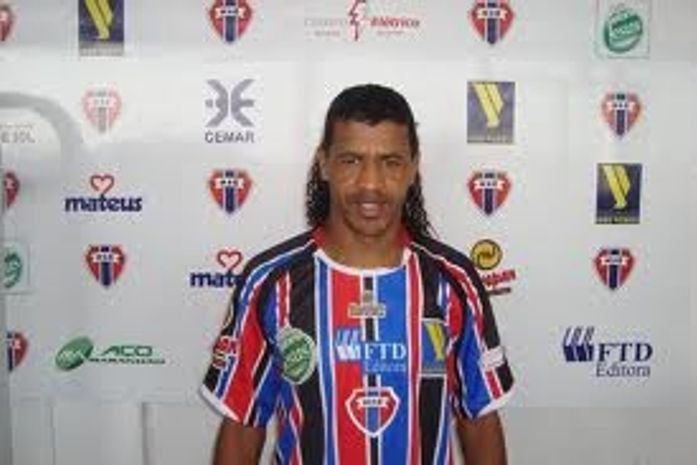 Direção do CSA confirma contratação do atacante Tico Mineiro