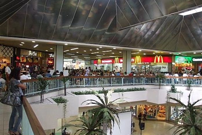 Festas de fim de ano aumentam movimento em shoppings de Maceió