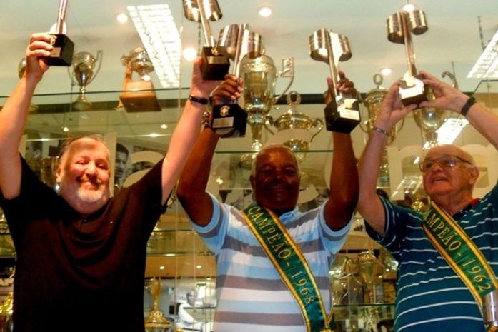 Santos expõe octa na Vila e planeja festa em jogo contra o São Paulo