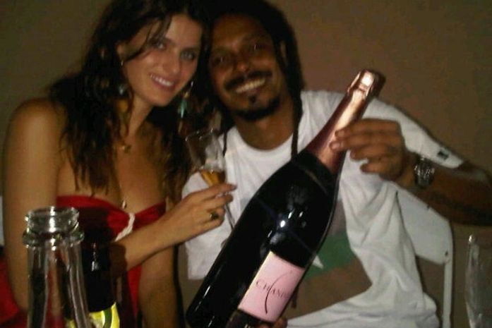 Isabeli Fontana celebra noite de Natal com Marcelo Falcão