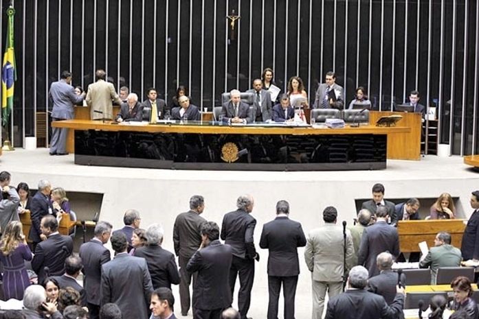 Câmara se reúne para que suplentes de coligação tenham direito a mandato