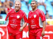 Tarde festa e muitos gols no jogo das estrelas organizado por ZIco