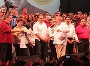 Lula se despede do cargo com grande festa em Recife