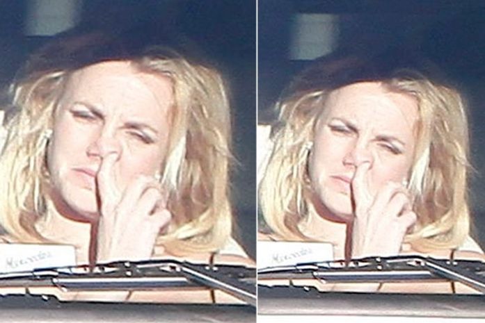 E vai rolar a festa! Britney Spears é flagrada ‘limpando o salão’