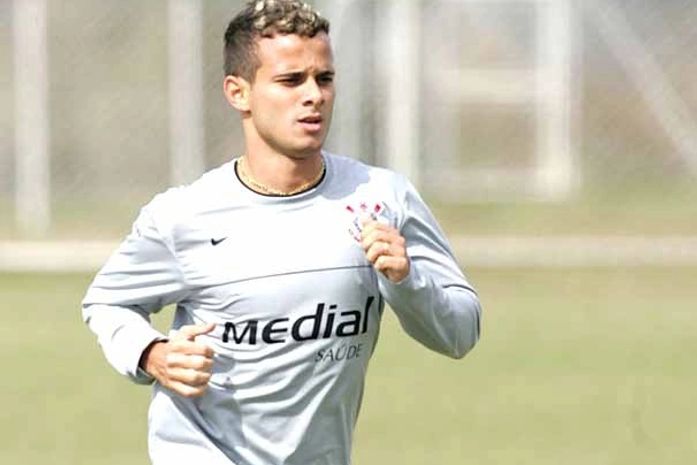 Alagoano Morais espera voltar ao Corinthians e recuperar espaço