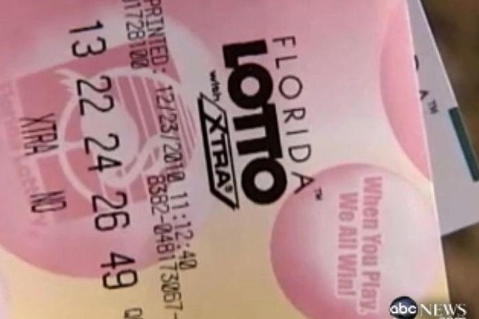 Grupo não divide prêmio da loteria com membro que não pagou US$ 1