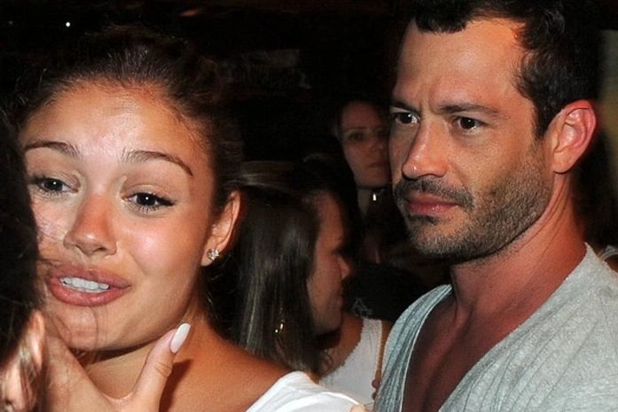 Malvino Salvador e Sophie Charlotte curtem balada