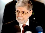 Caso Battisti: defensores franceses louvam a decisão de Lula