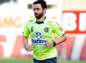 Juan deixa o Flamengo e assina com o São Paulo por três anos