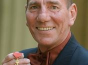 Aos 64 anos, morre o ator Pete Postlethwaite, do filme 'A origem'