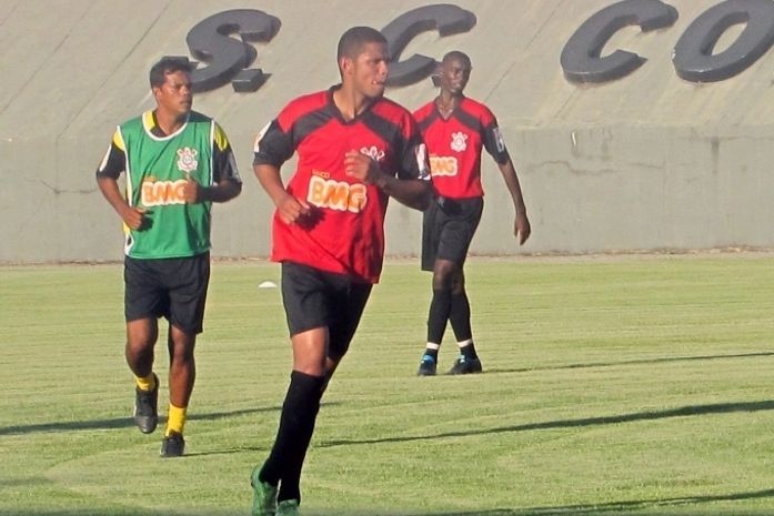 Lorival Santos recebe mais três reforços para qualificar o grupo corintiano