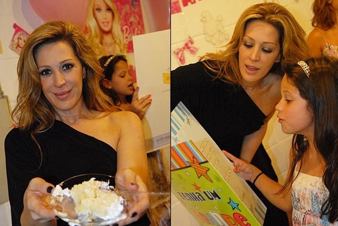 Claudia Raia faz avaliação e descobre que tem 10kg em cada perna