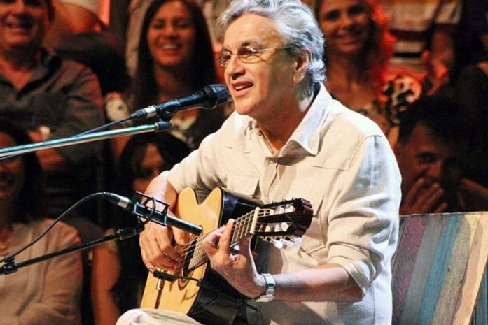 Caetano Veloso está namorando com uma bailarina argentina