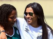 Alagoana Marta marcou gol de placa em possível despedida do Santos