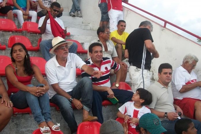 Presidente Marcos Barbosa na torcida.