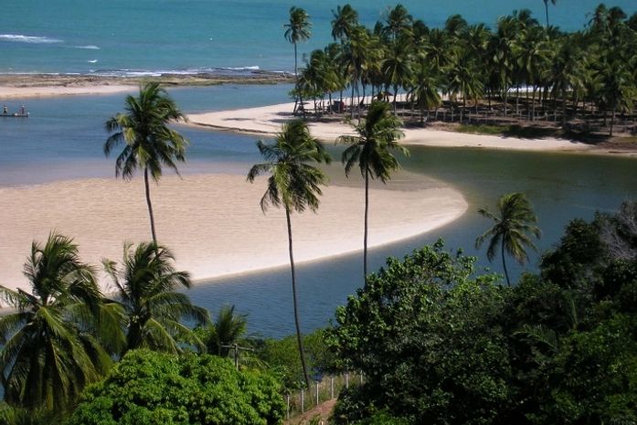 É verão: Barra de Jequiá e Lagoa Azeda para quem quer sol, praia e lazer