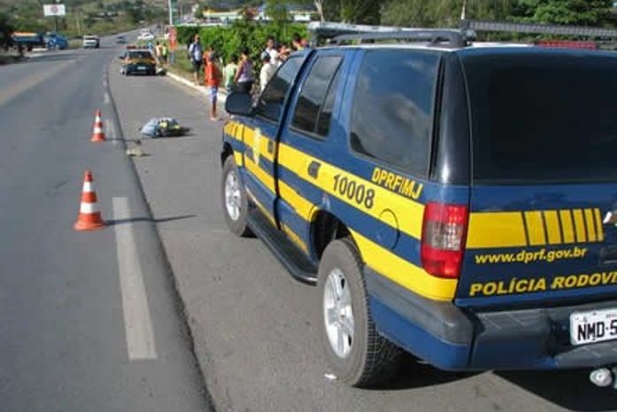 Agricultor morre atropelado por van na BR-101