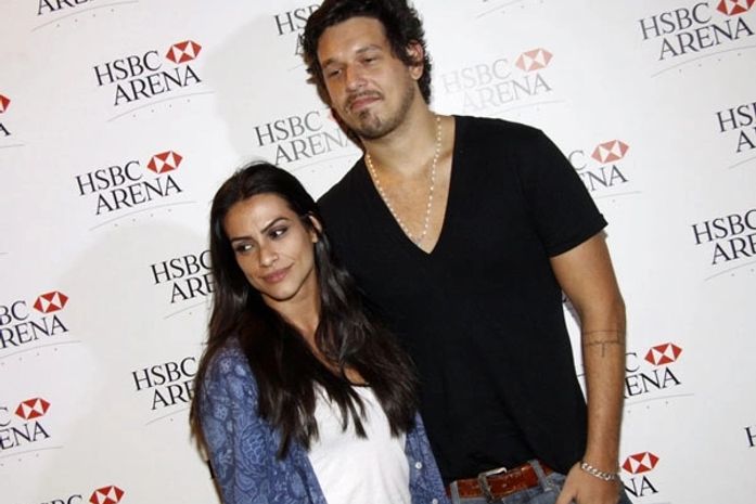 Unidos da Tijuca quer Cleo Pires à frente de sua bateria em 2012