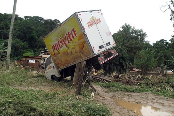 Chuva espalha destruição na Região Serrana do Rio de Janeiro