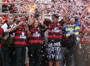 Vídeo: Festa épica na Gávea emociona Ronaldinho em sua apresentação no Flamengo