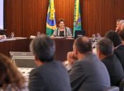 Ministros comparecem em peso à 1ª reunião com Dilma