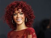Rihanna mostra solidariedade às vítimas das chuvas no Rio