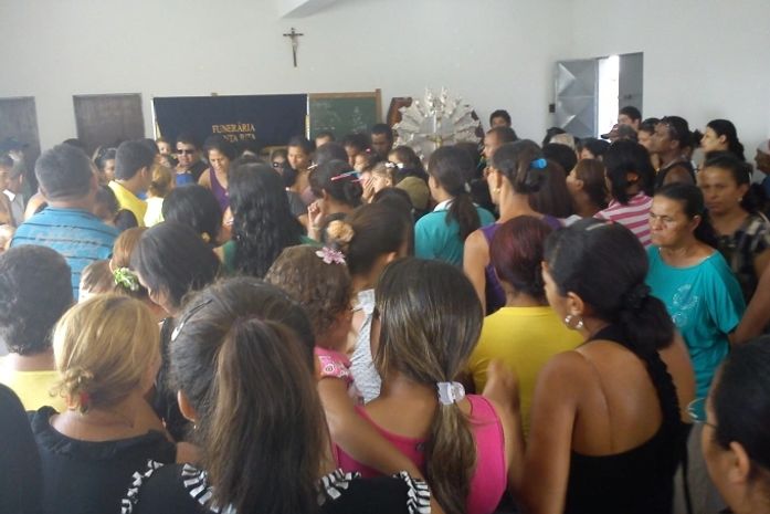 Velório das vítimas lotado de parentes e amigos