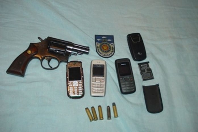 Polícia prende foragido de delegacia com arma de fogo
