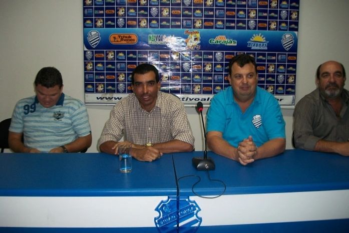 CSA apresenta Mário Tilico como novo treinador