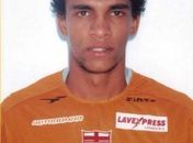 Ex-lateral do CRB não consegue sair de país africano tomado pela guerra