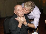 Ítalo Rossi lança biografia e recebe o carinho de amigos famosos