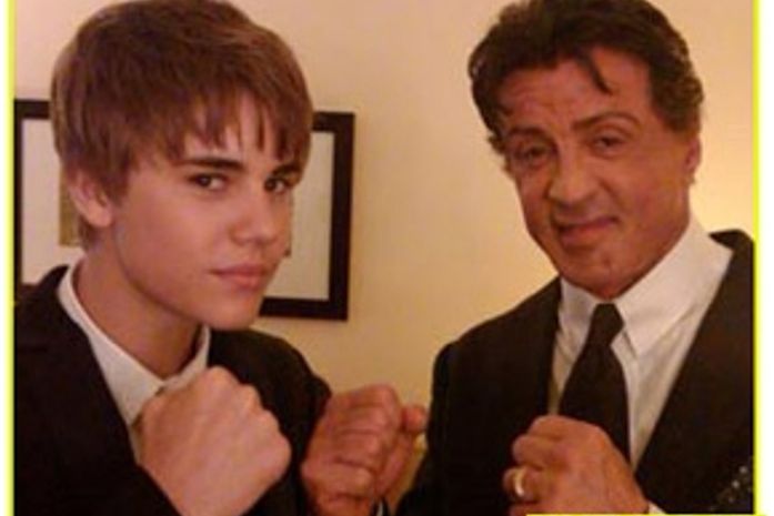 Justin Bieber dá uma de "tiete" tira foto com Sylvester Stallone