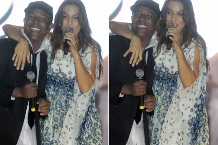 Com modelito comportado, Ivete participa do ensaio do Psirico