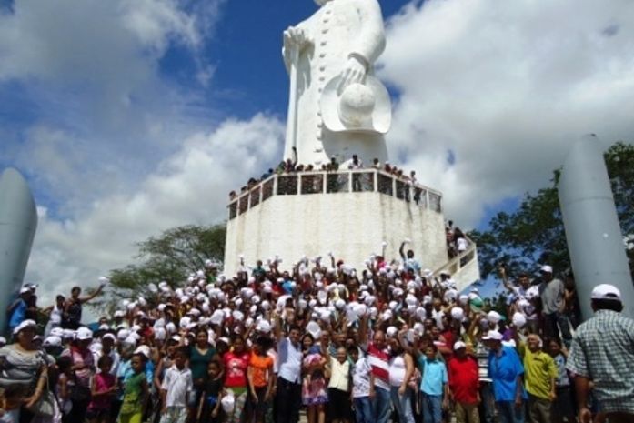 Emoção e fé marcam chegada de romeiros de União do Juazeiro do Norte