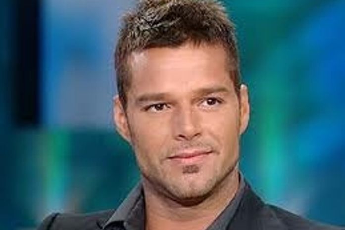 "Todo gay nasce gay", diz Ricky Martin a revista Veja