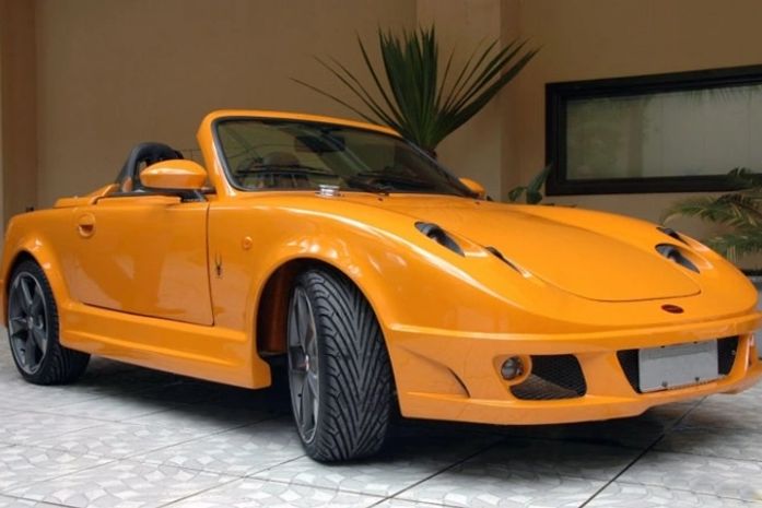 Carro de R$ 2.000 vira esportivo dos sonhos
