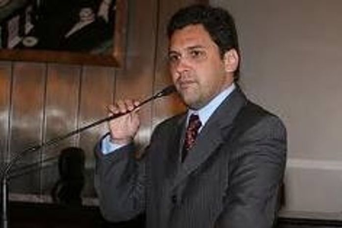 "Taxá-los de vagabundos e deliquentes é inaceitável", diz deputado sobre militares