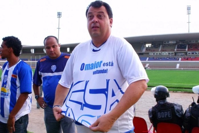 Após críticas, Jorge VI se coloca à disposição da torcida para esclarecimentos