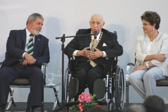 Após homenagem, Alencar diz que seria privilégio morrer agora