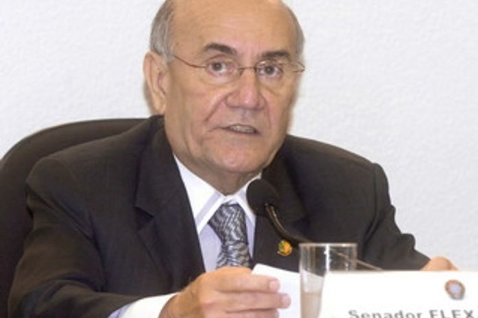 Nenhum senador foi a todas as sessões desde 2007