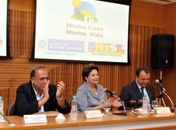 Dilma anuncia 8 mil casas para desabrigados da Região Serrana