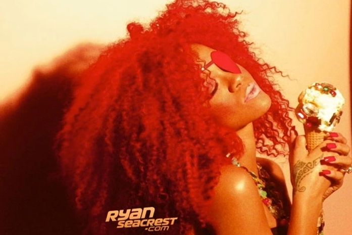 Fãs criticam Rihanna por uso de linguagem ofensiva no Twitter